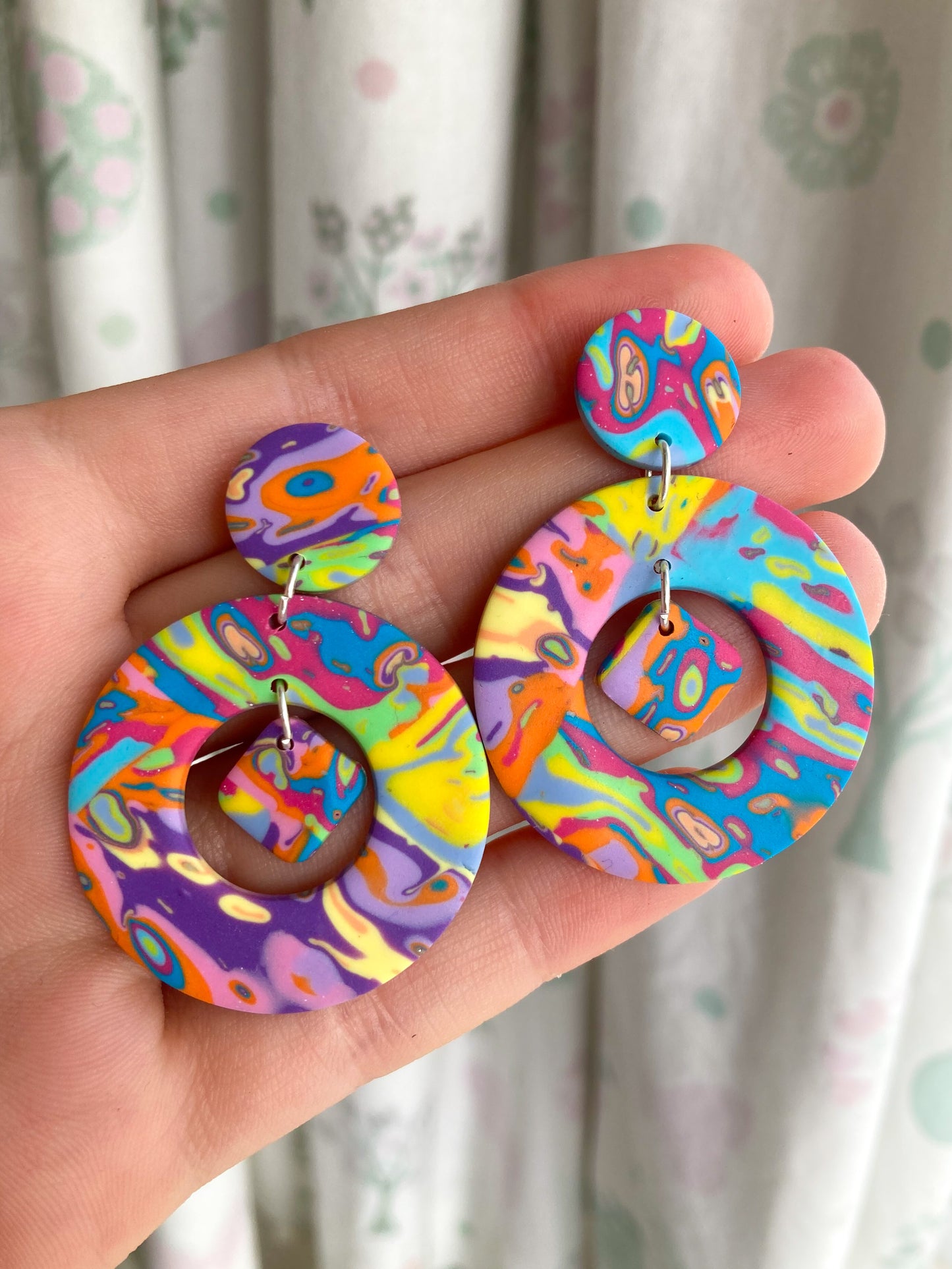 Festival statement hoops