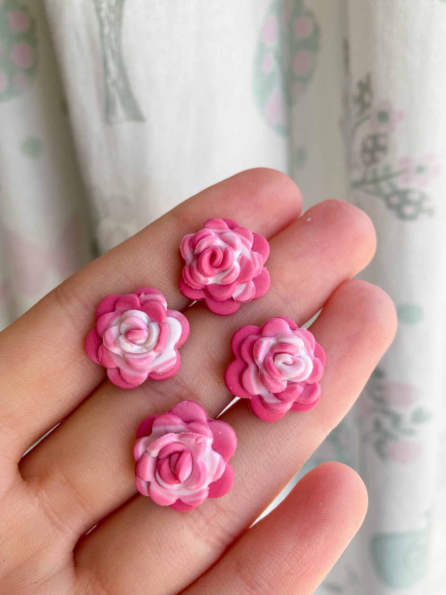 Milkshake Rose studs