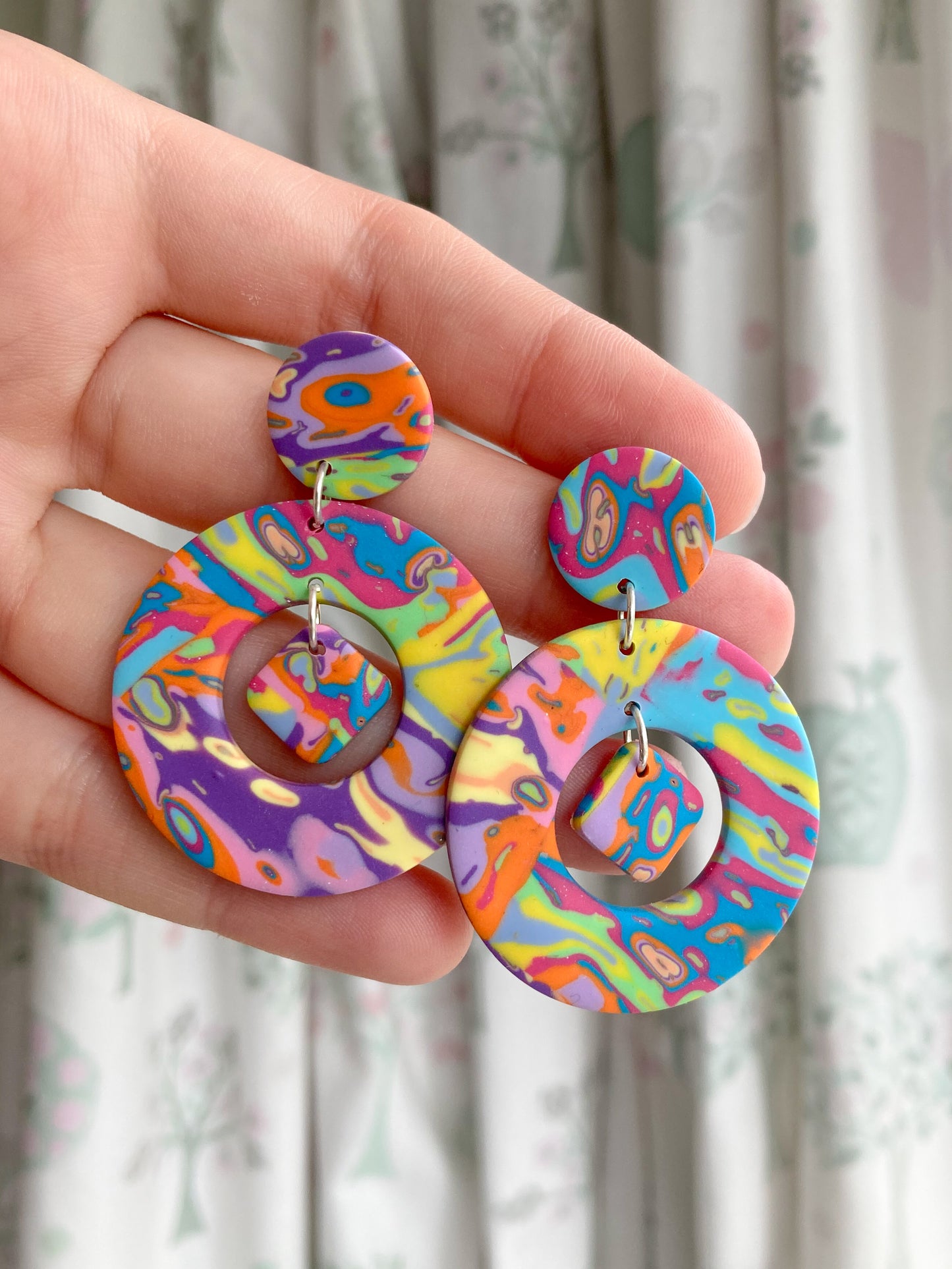 Festival statement hoops