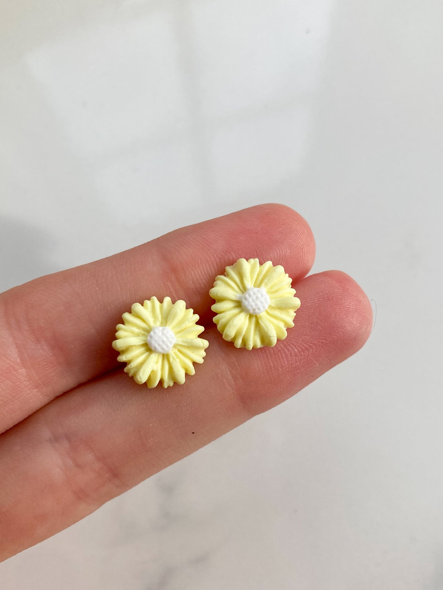 Pastel Daisies stud pack