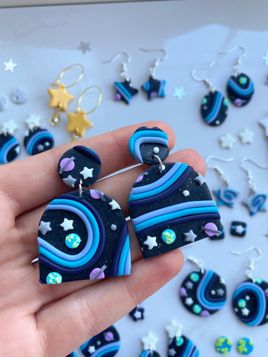 Cosmos studded arches