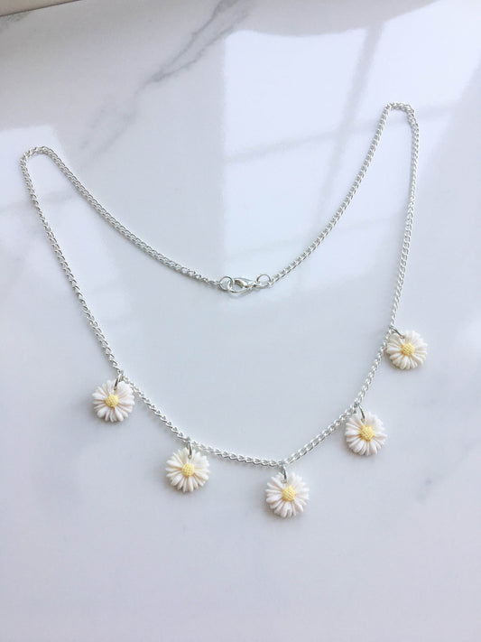 Daisy Chain necklace