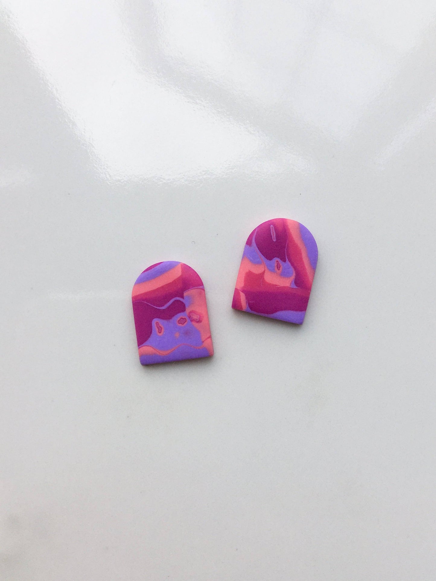 Bubblegum Groove studs - Various