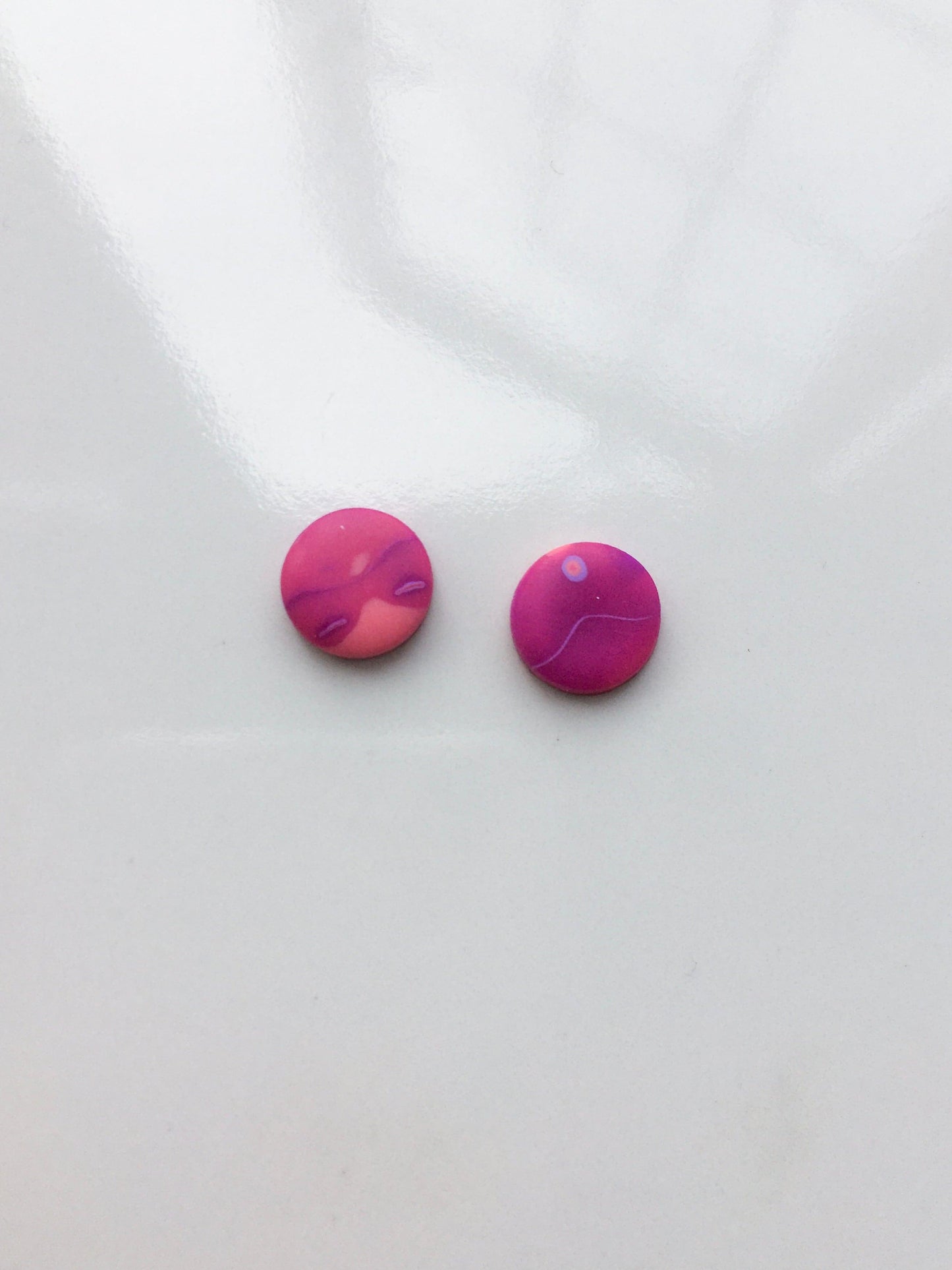 Bubblegum Groove studs - Various