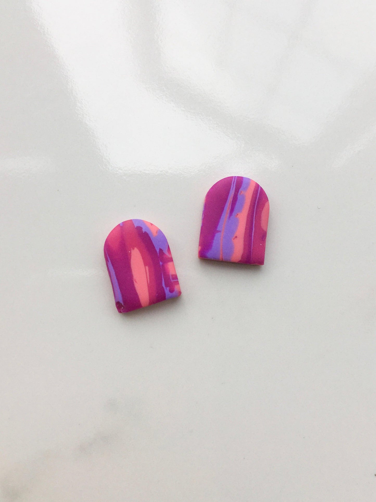 Bubblegum Groove studs - Various